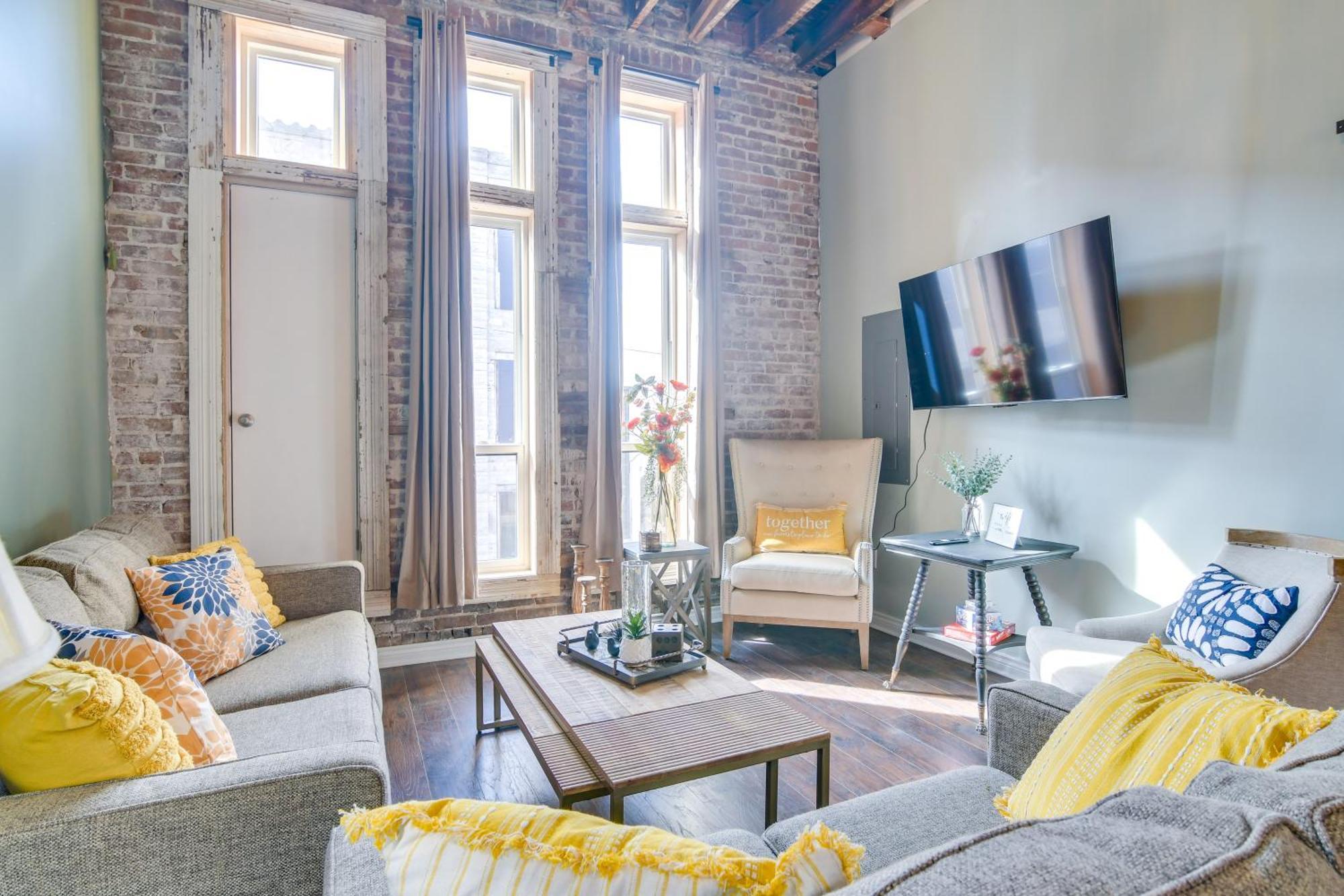 Dtwn Loft In The Heart Of Monett Pets Welcome! ภายนอก รูปภาพ